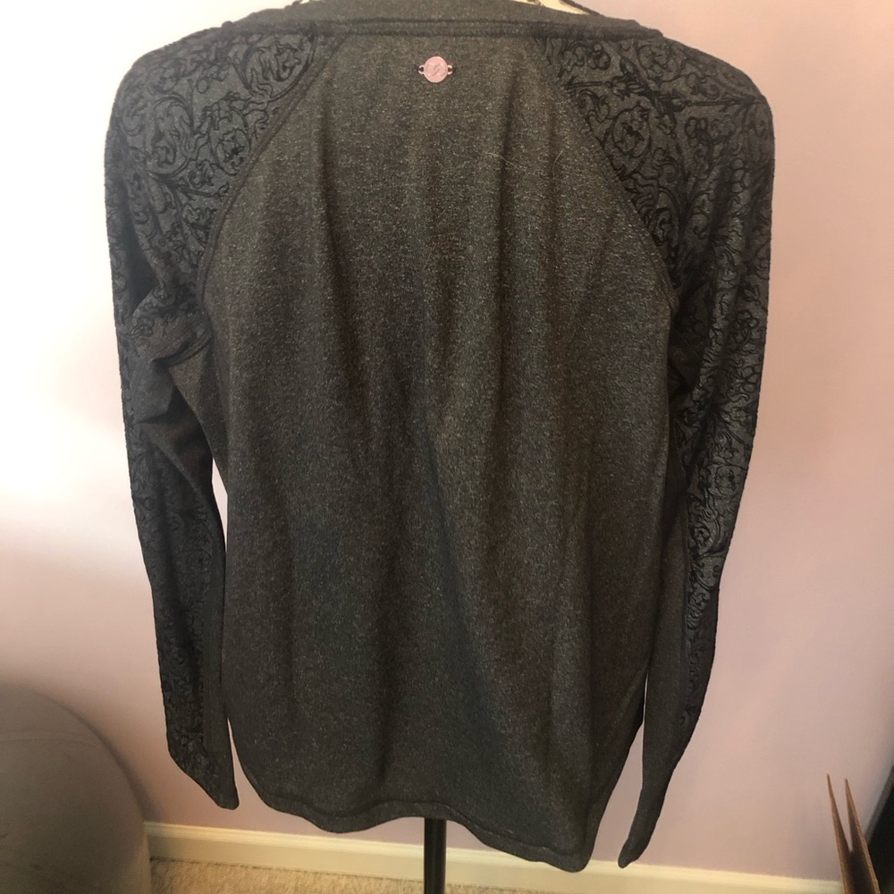 Calia ladies size medium long sleeve black and grey shirt like new - Picture 9 of 10